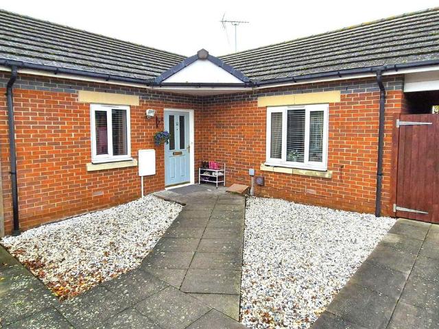 2 bedroom detached bungalow for sale