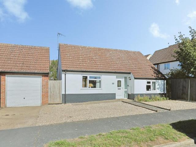 2 bedroom detached bungalow for sale