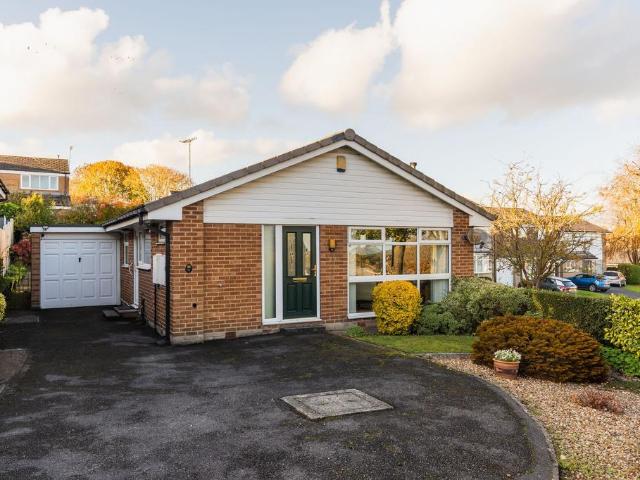2 bedroom detached bungalow for sale
