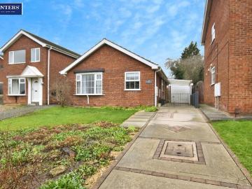 2 bedroom detached bungalow for sale