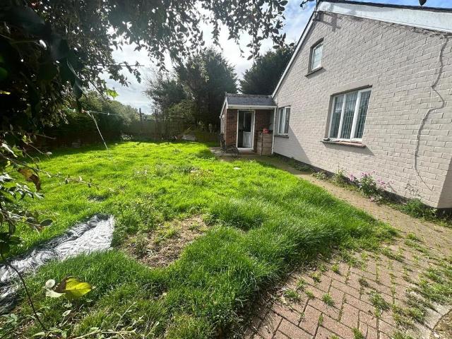 2 bedroom detached bungalow for sale