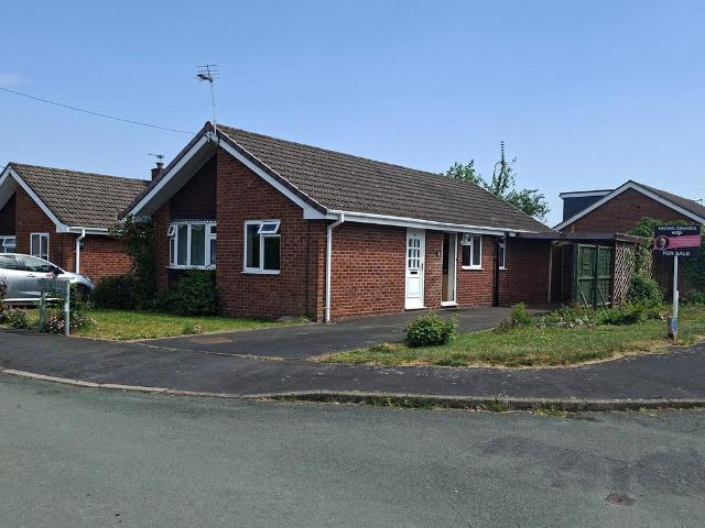 2 bedroom detached bungalow for sale