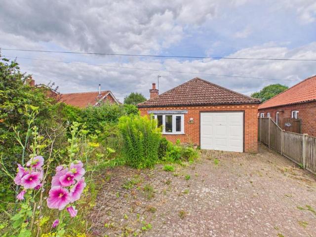 2 bedroom detached bungalow for sale