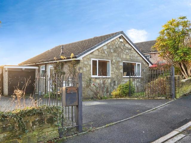 2 bedroom detached bungalow for sale