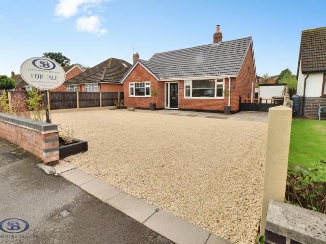 2 bedroom detached bungalow for sale