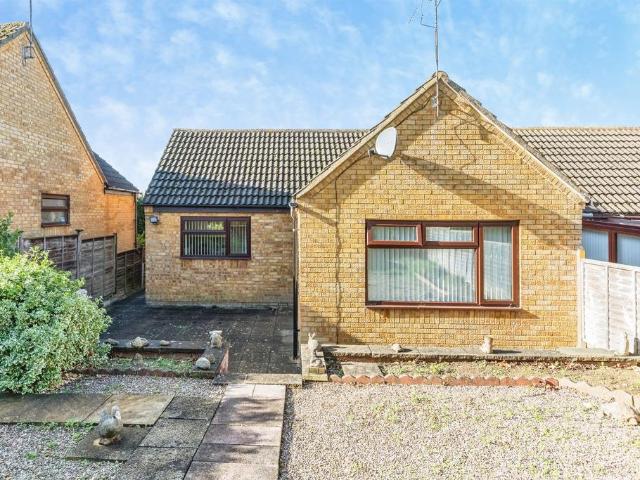 2 bedroom detached bungalow for sale
