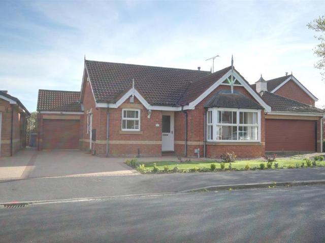 2 bedroom detached bungalow for sale