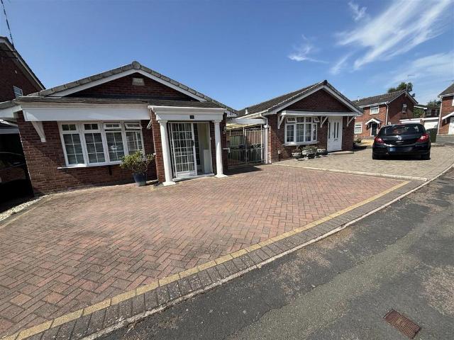 2 bedroom detached bungalow for sale