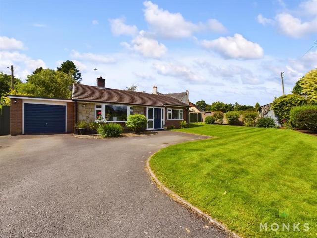 2 bedroom detached bungalow for sale