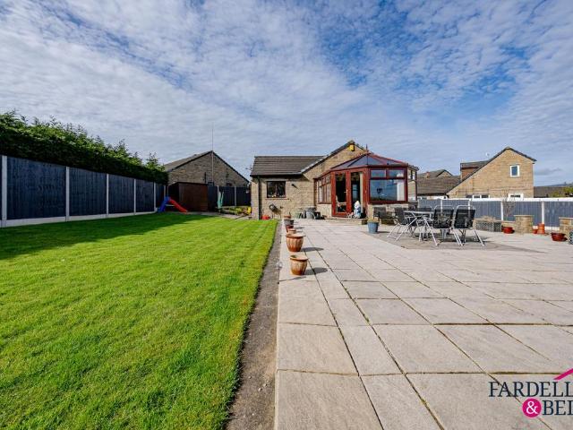 2 bedroom detached bungalow for sale