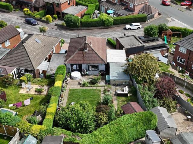 2 bedroom detached bungalow for sale