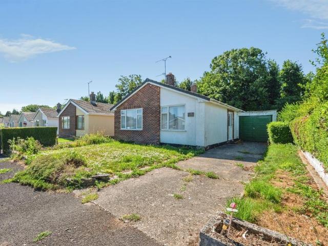 2 bedroom detached bungalow for sale