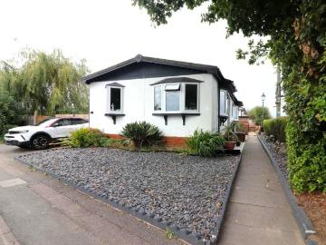 2 bedroom detached house for sale
