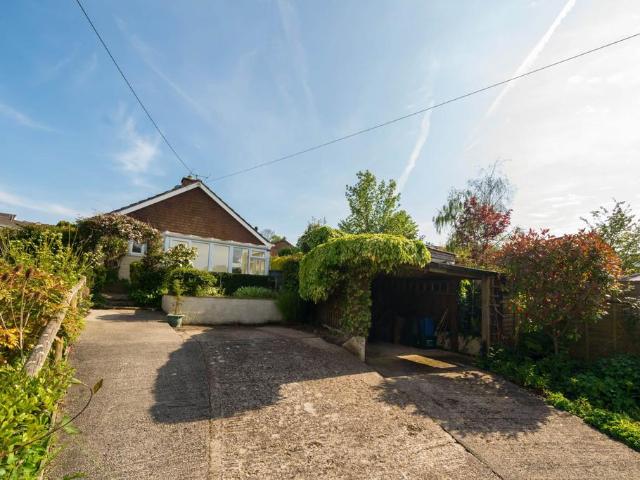 2 bedroom detached bungalow for sale