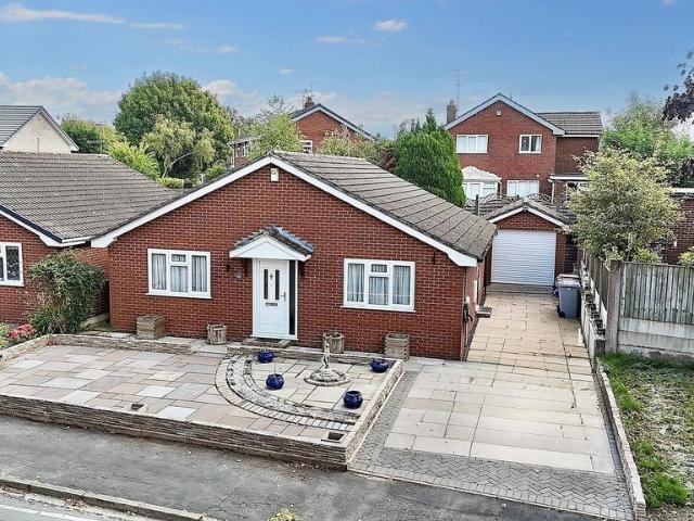 2 bedroom detached bungalow for sale