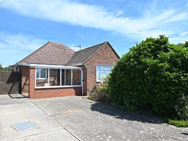 2 bedroom detached bungalow for sale