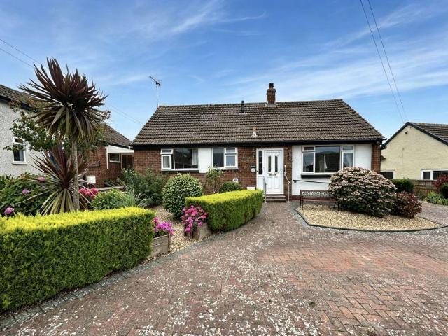 2 bedroom detached bungalow for sale