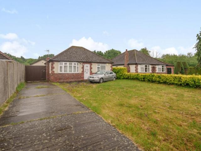 2 bedroom detached bungalow for sale