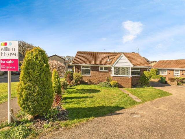 2 bedroom detached bungalow for sale