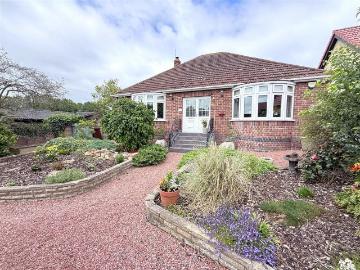 2 bedroom detached bungalow for sale