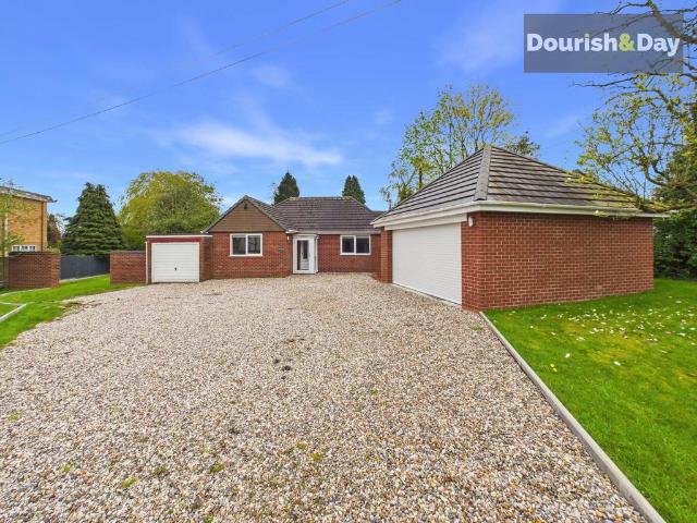 2 bedroom detached bungalow for sale