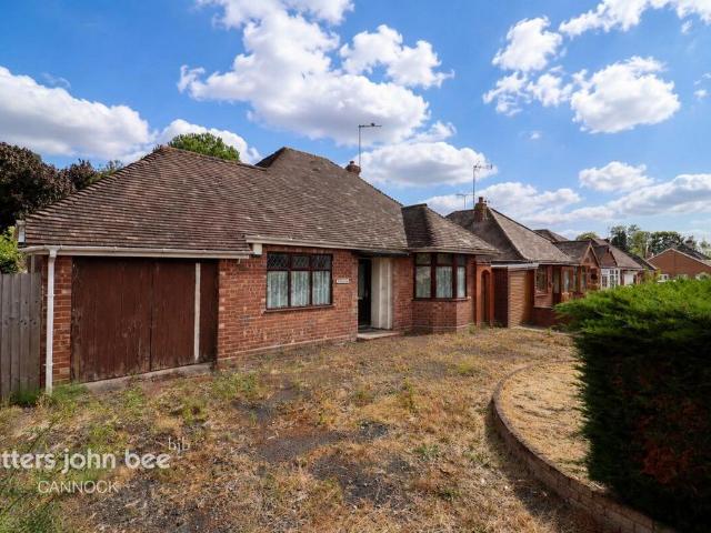 2 bedroom detached bungalow for sale