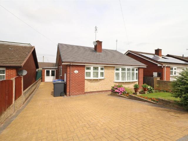 2 bedroom detached bungalow for sale