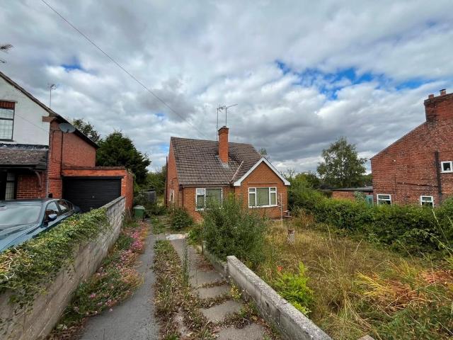 2 bedroom detached bungalow for sale