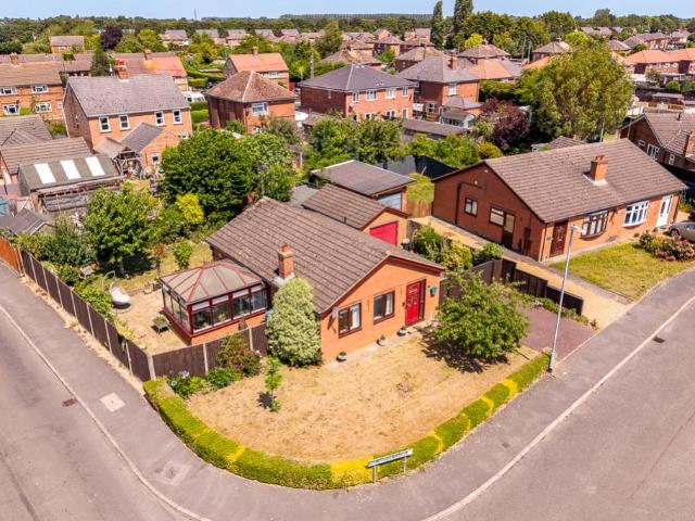 2 bedroom detached bungalow for sale