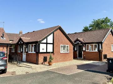 2 bedroom detached bungalow for sale