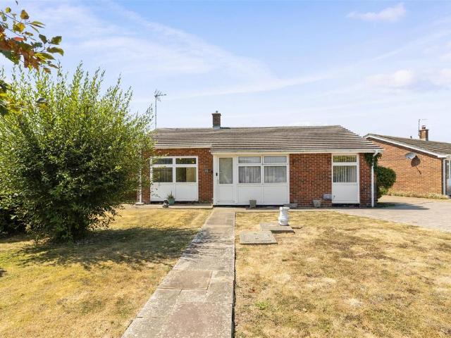 2 bedroom detached bungalow for sale