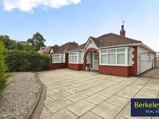 2 bedroom detached bungalow for sale