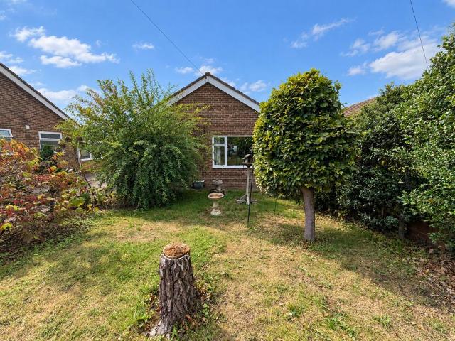 2 bedroom detached bungalow for sale