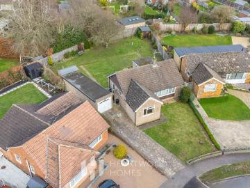 2 bedroom detached bungalow for sale
