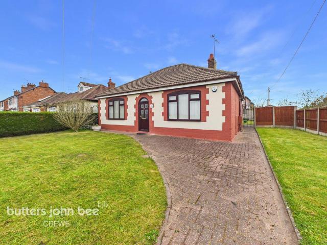 2 bedroom detached bungalow for sale