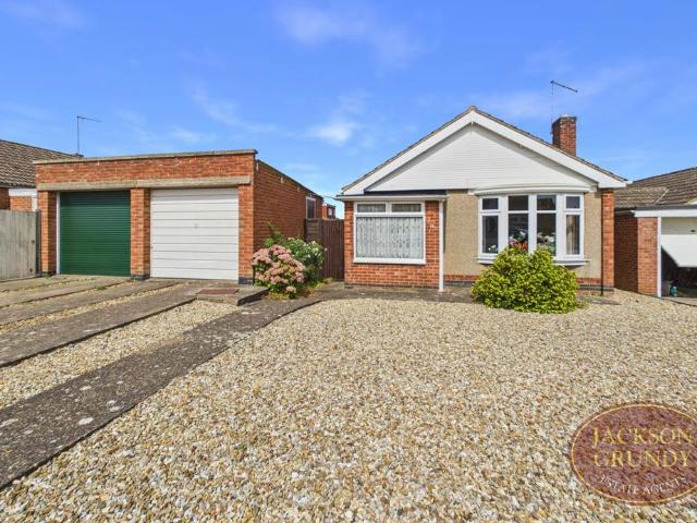 2 bedroom detached bungalow for sale