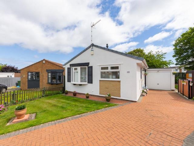 2 bedroom detached bungalow for sale