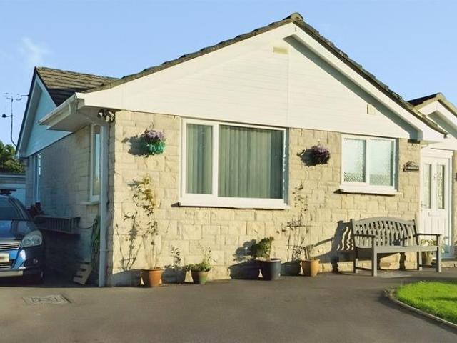 2 bedroom detached bungalow for sale