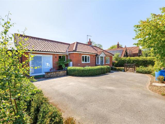 2 bedroom detached bungalow for sale