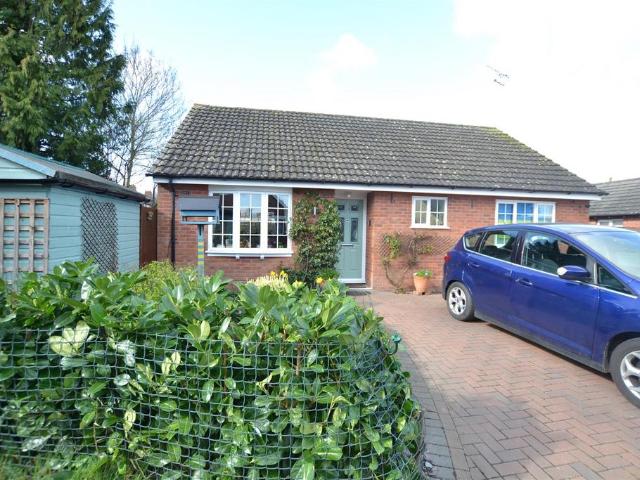 2 bedroom detached bungalow for sale