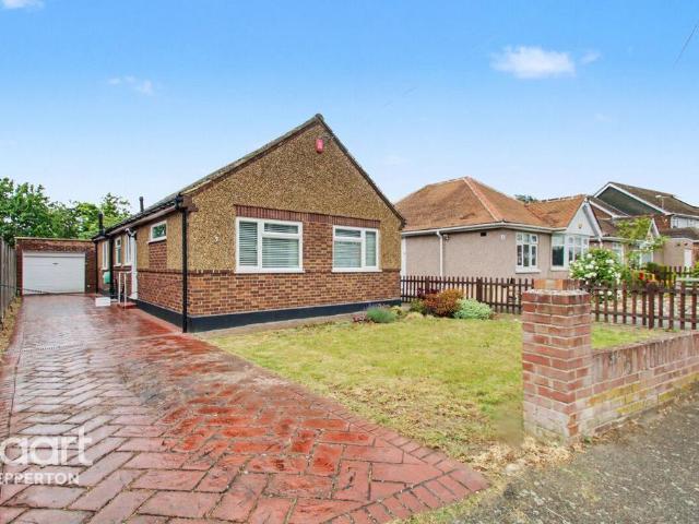 2 bedroom detached bungalow for sale