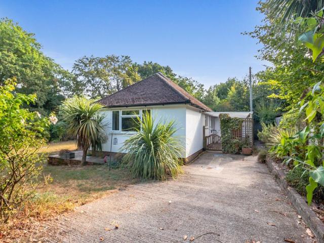 2 bedroom detached bungalow for sale