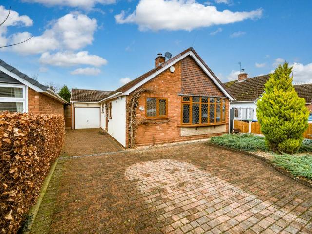 2 bedroom detached bungalow for sale