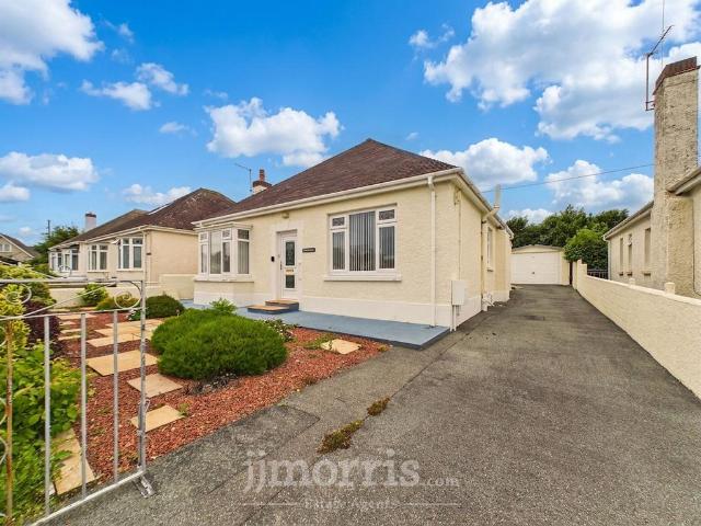 2 bedroom detached bungalow for sale