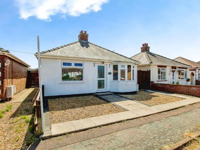 2 bedroom detached bungalow for sale