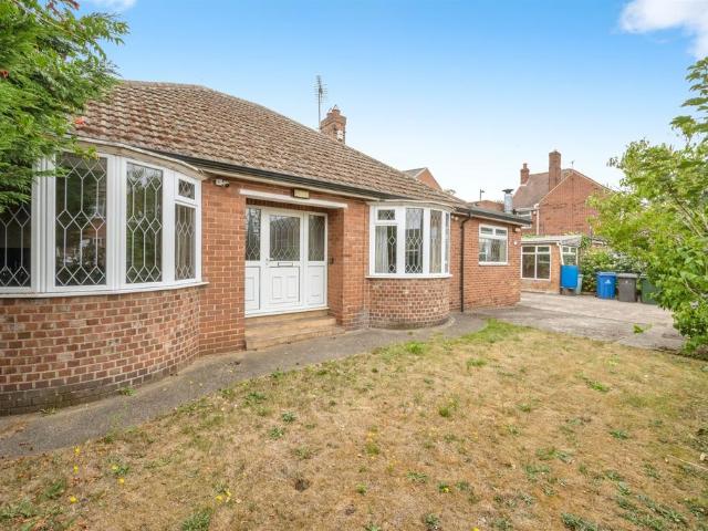 2 bedroom detached bungalow for sale
