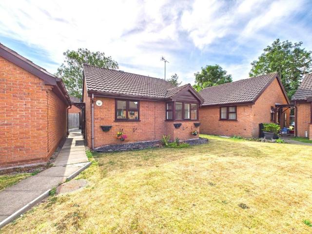 2 bedroom detached bungalow for sale