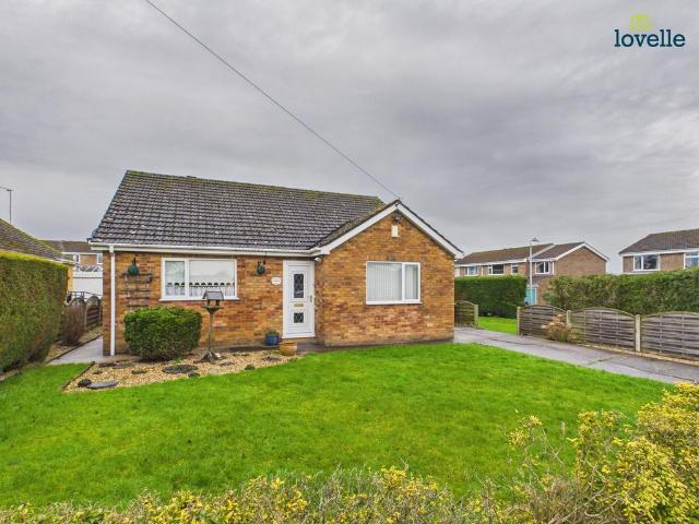 2 bedroom detached bungalow for sale