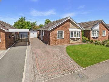 2 bedroom detached bungalow for sale