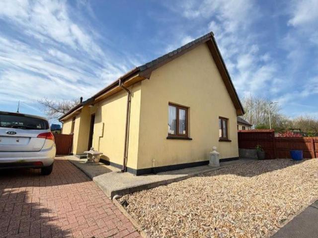 2 bedroom detached bungalow for sale